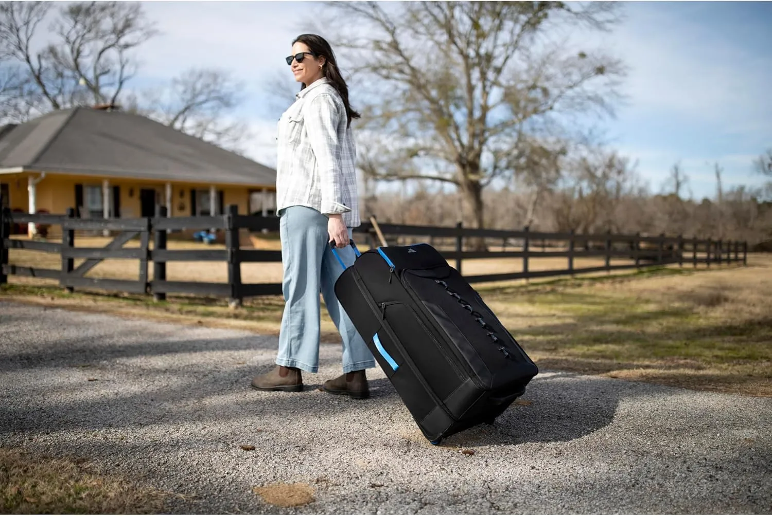 High Sierra Hi-Life 31-Inch Large Wheeled Duffle - Features Smooth Rolling Wheels, WetPak Pockets, Stack-It Strap, Adjustable Handle, Fleece Pocket, Padded Laptop Sleeve, Expandable - Blue/Black