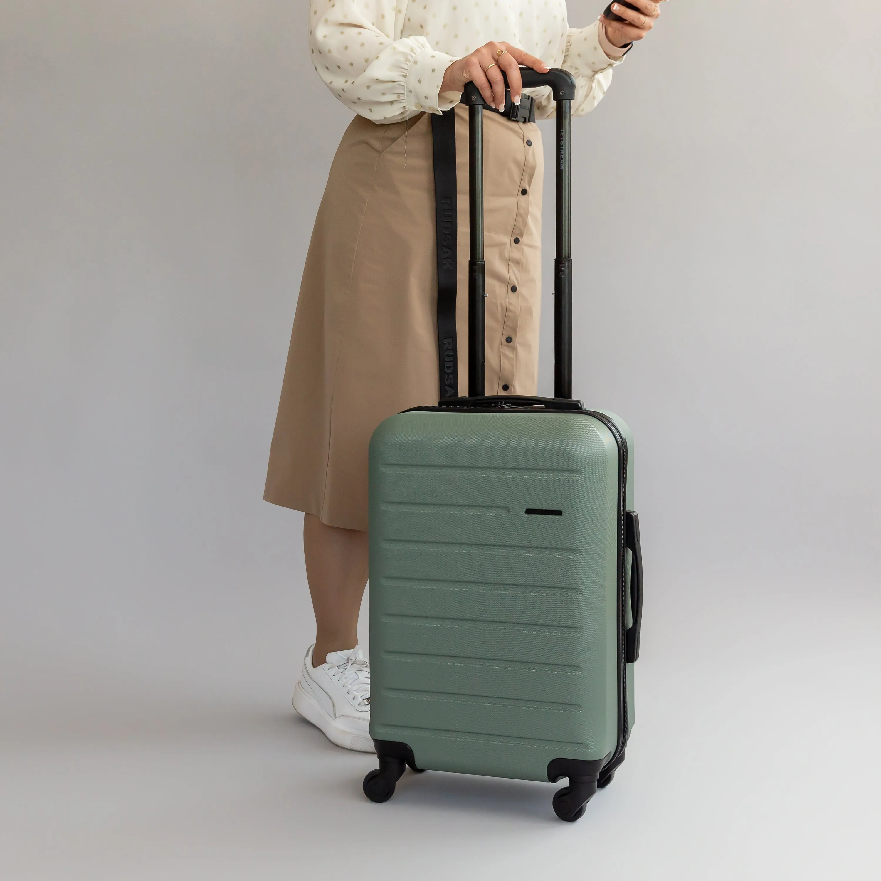 Jetstream 3 Pieces Carry-On Luggage Set for Airplane: Carry On Rolling Suitcase & 2 packing cubes.