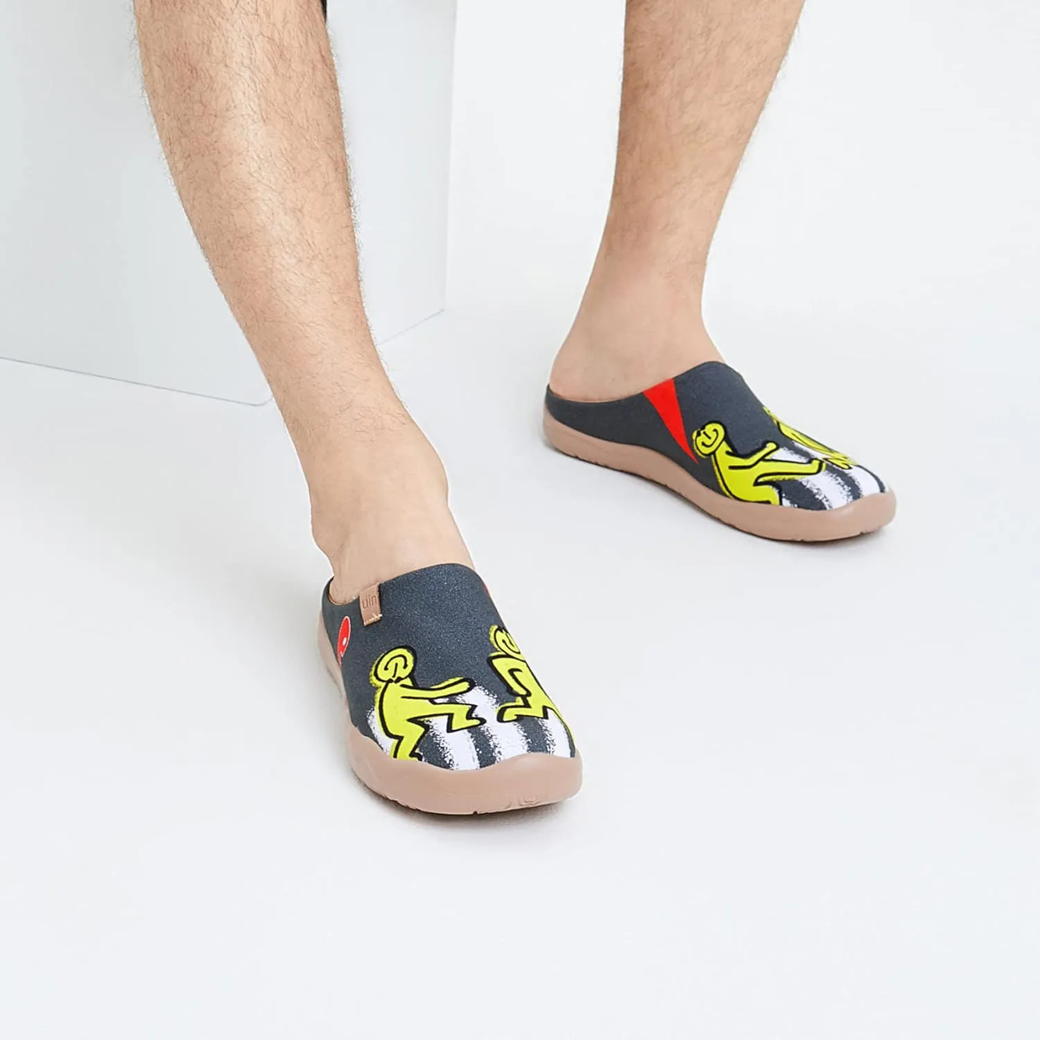 UIN Men's Painted Slipper Lightweight Comfort Mules Walking Casual Household Slip Ons Art Travel Shoes Malaga